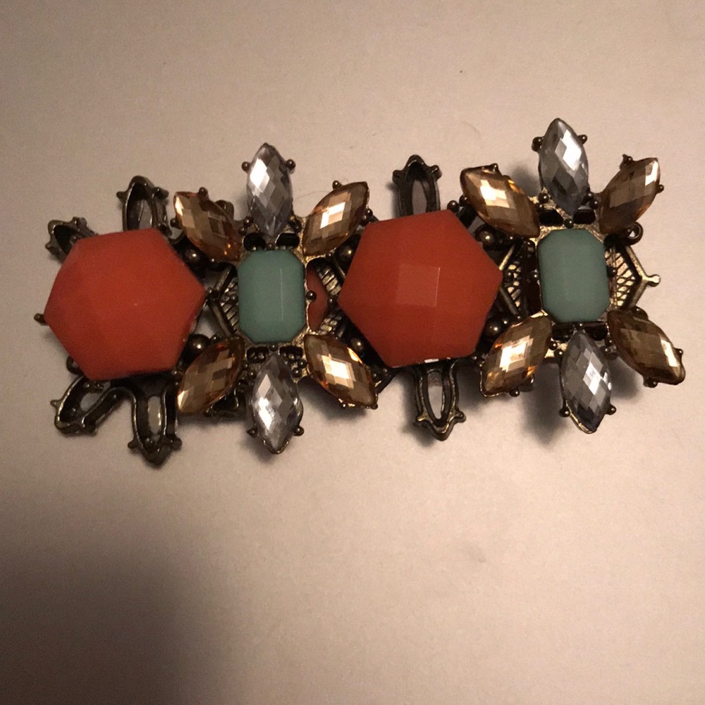 This bracket from forever 21